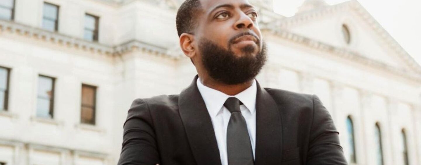 Le Mississippi élit Fabian Nelson comme premier législateur d’État LGBTQ+