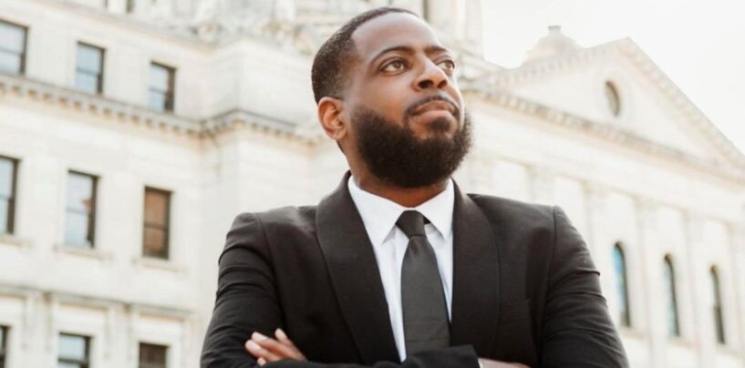 Le Mississippi élit Fabian Nelson comme premier législateur d’État LGBTQ+