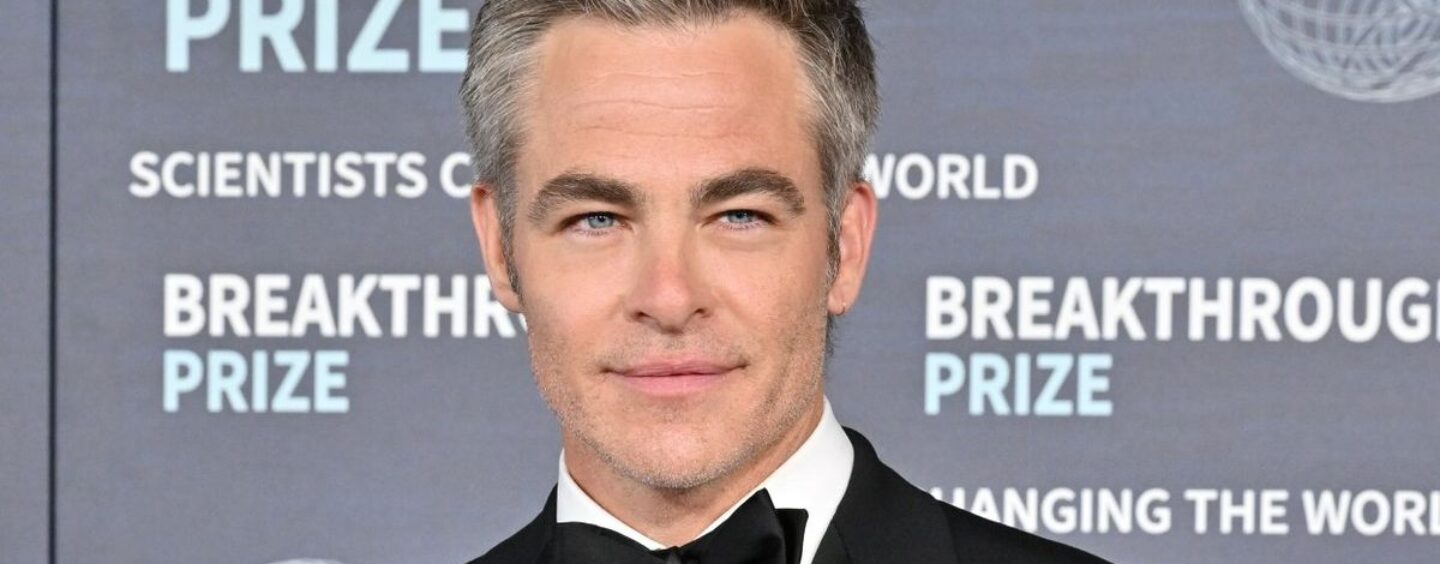 Chris Pine révèle l’inspiration derrière son short court viral