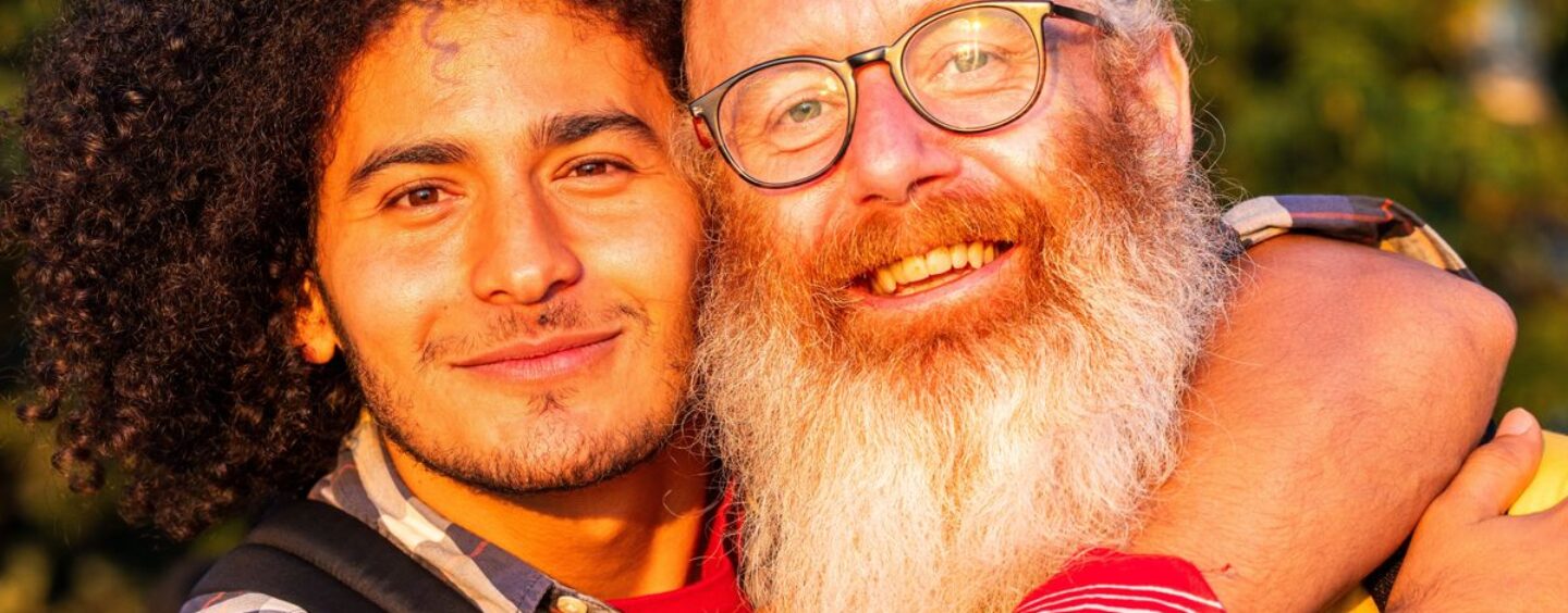 12 Raisons pour lesquelles tout homme gay d’une vingtaine d’années devrait sortir avec un homme plus âgé