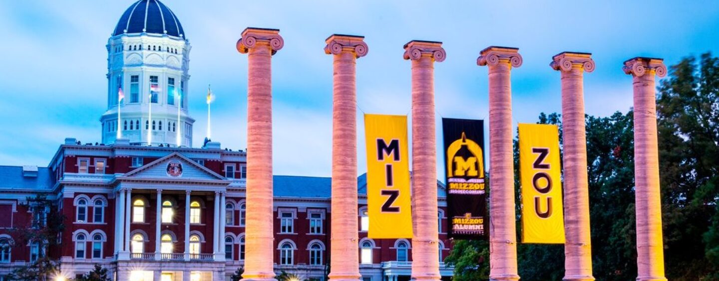 Des garçons trans poursuivent l’Université du Missouri pour leur avoir refusé des soins d’affirmation de genre