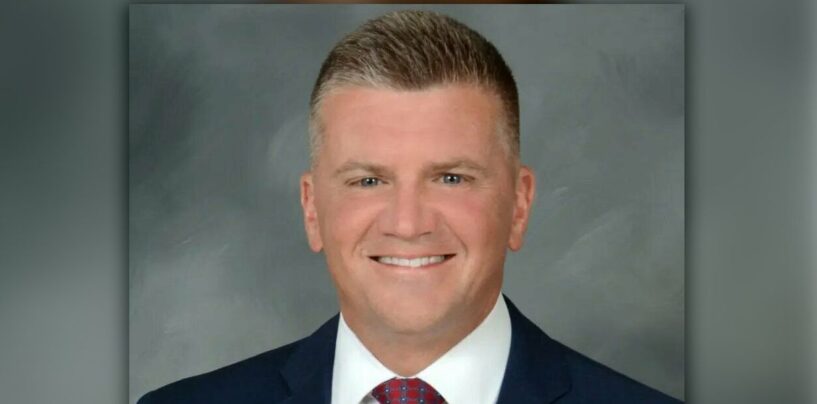 Le surintendant soutenant Moms for Liberty démissionne et obtient une indemnité de départ de 700 000 $