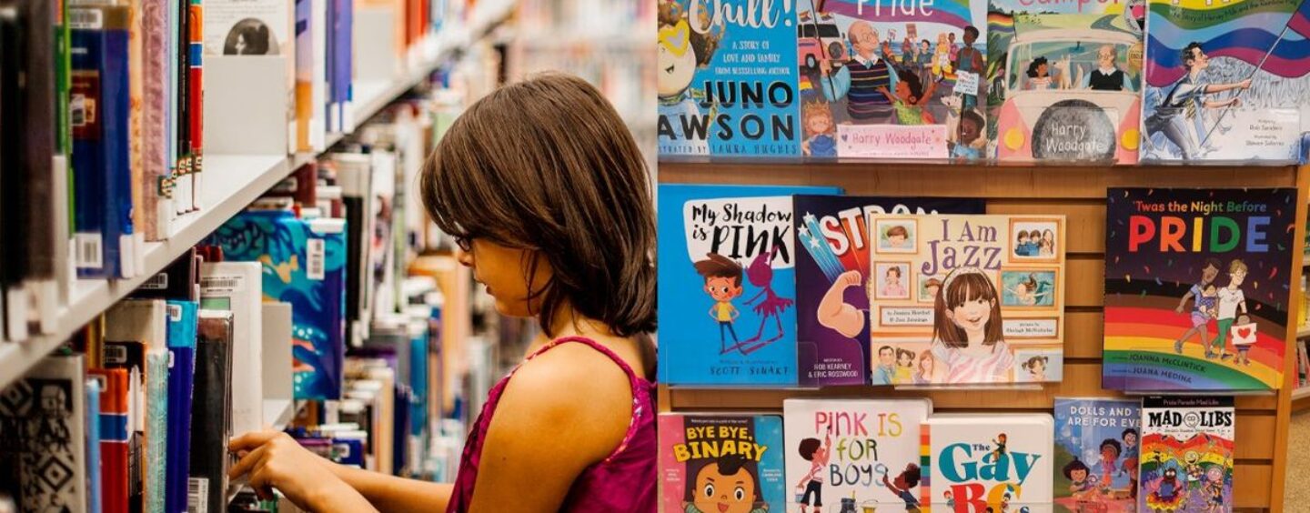 La bibliothèque du Kansas supprime les livres LGBTQ+ afin de conserver leur bail