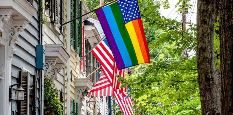 La Cour suprême de l’Iowa confirme la condamnation pour crime de haine dans l’affaire du drapeau de la fierté