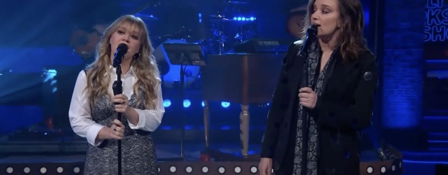Brandy Clark et Kelly Clarkson interprètent « Dear Insecurity » avec des harmonies à couper le souffle