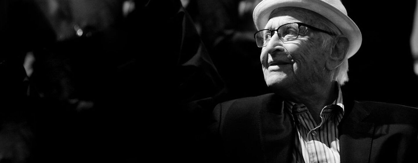 En souvenir de Norman Lear et de ses émissions pionnières inclusives LGBTQ