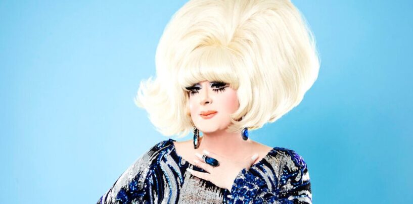 Lady Bunny critique les Républicains pour leur interdiction de glisser, mais affirme que les Démocrates ne sont pas non plus innocents