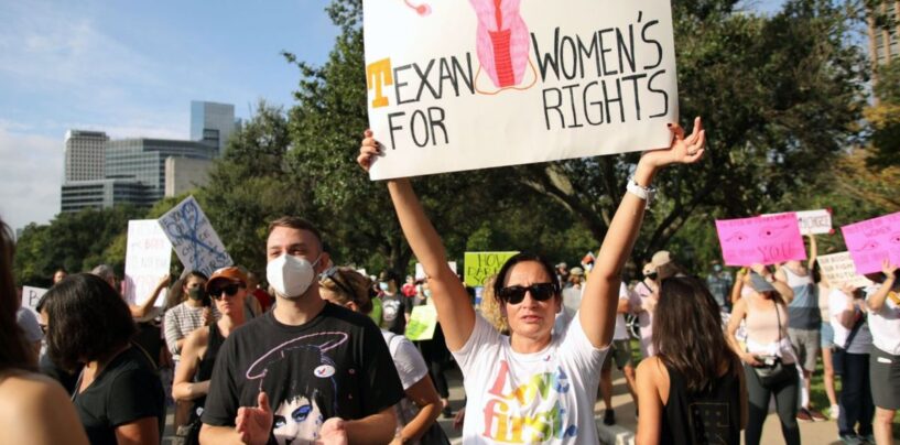 La Cour suprême du Texas se prononce contre une femme enceinte cherchant à avorter qui a dû fuir l’État pour une raison