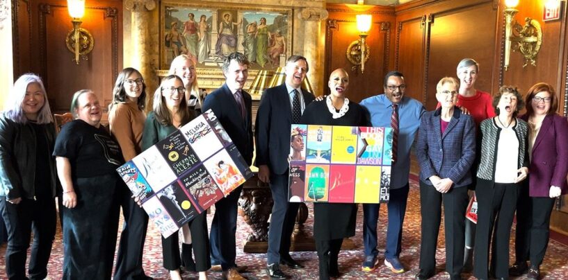 Ayanna Pressley présente un projet de loi visant à contrer les interdictions de livres à l’échelle nationale