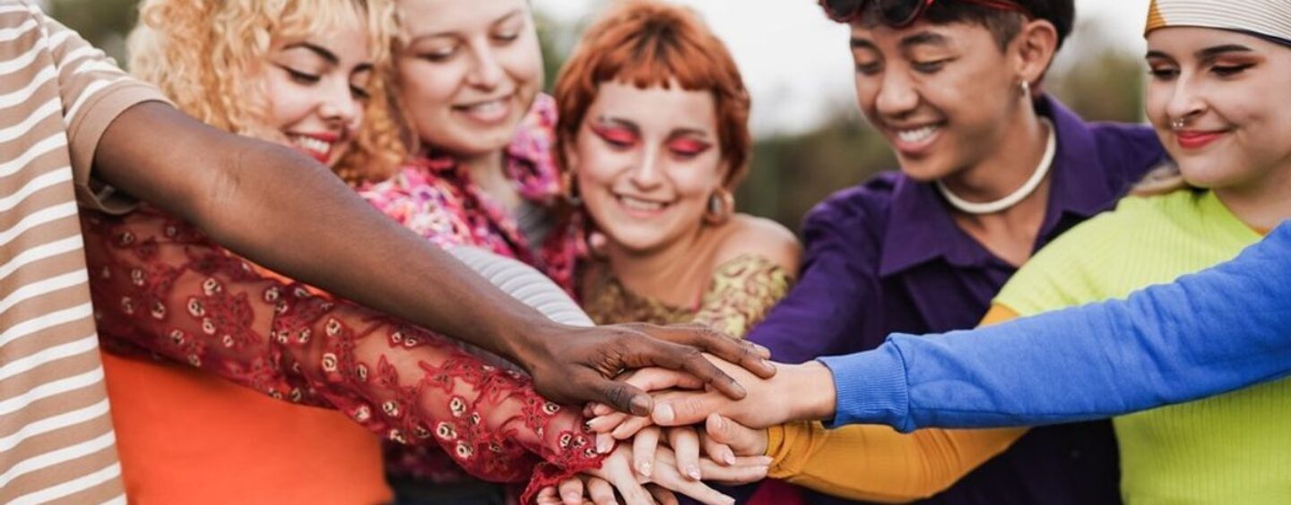 La génération Z est la génération la plus queer.  Ils veulent aussi être les moins étiquetés