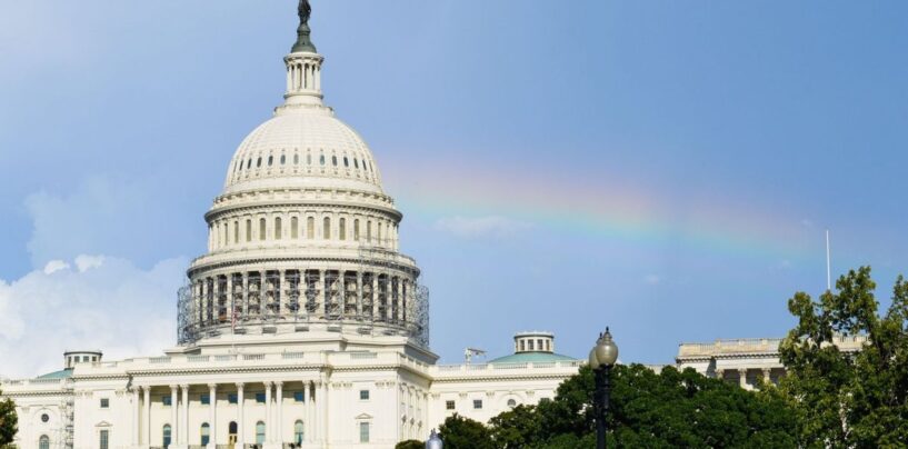 La police du Capitole des États-Unis enquête sur une vidéo de deux hommes ayant des relations sexuelles dans la salle d’audience du Sénat
