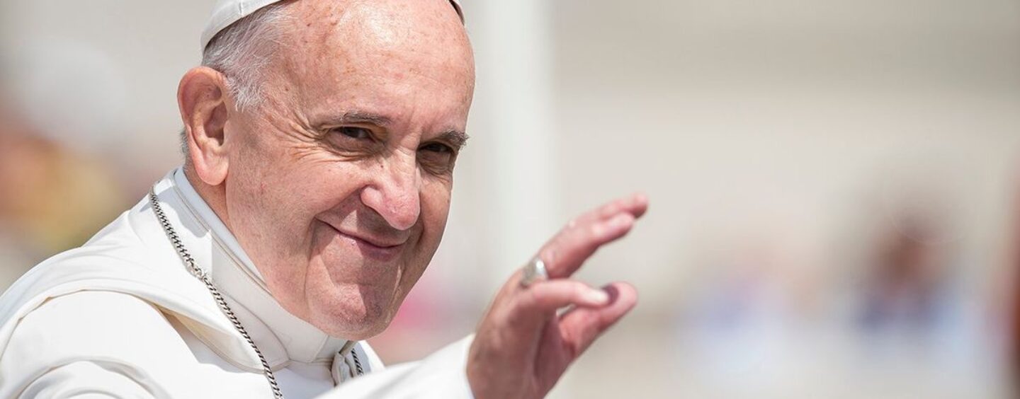 Le Pape cool dit oui à la bénédiction des couples de même sexe et bienvenue dans la Résistance, Votre Sainteté