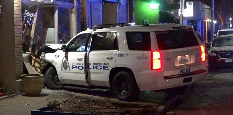 Les policiers écrasent d’abord leur SUV dans un bar gay de Saint-Louis, puis arrêtent le propriétaire du bar