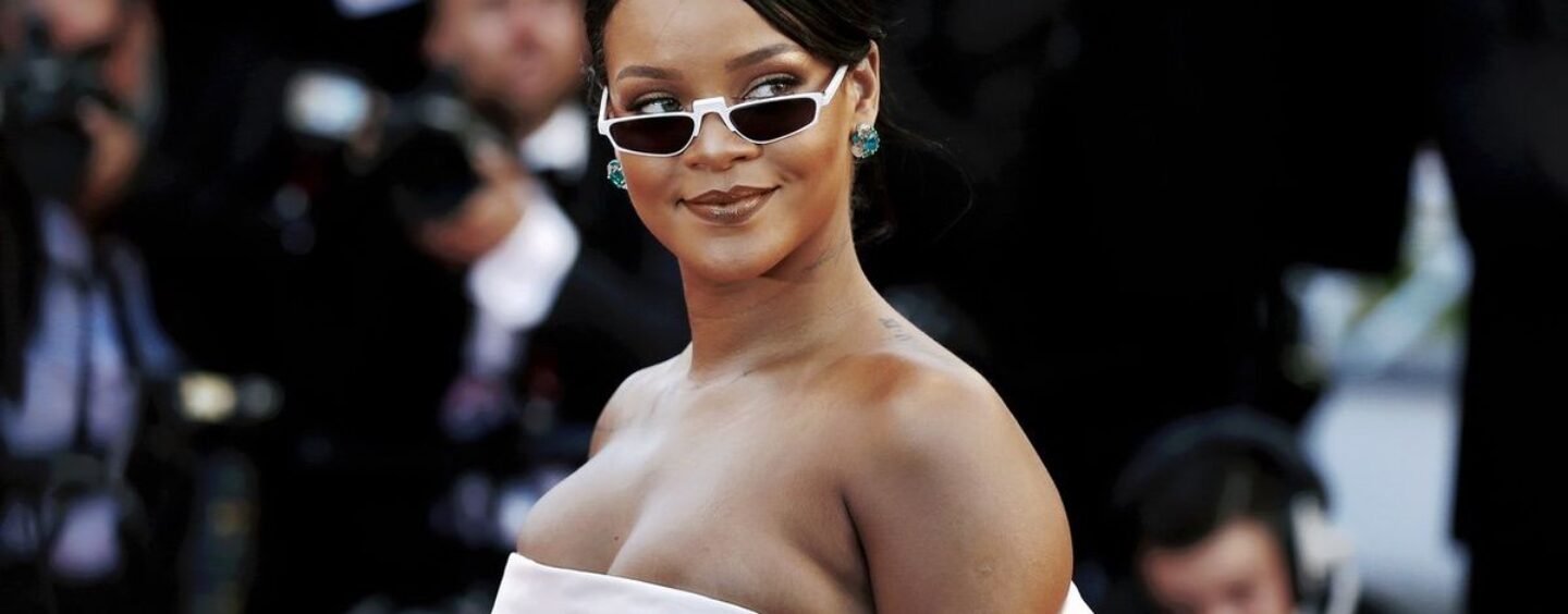 Regarder : La réaction de Rihanna lorsqu’on l’interroge sur la nouvelle musique a un Twitter gay dans ses sentiments