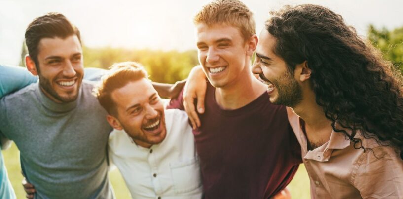 30 choses que les hétérosexuels pensent être totalement gays