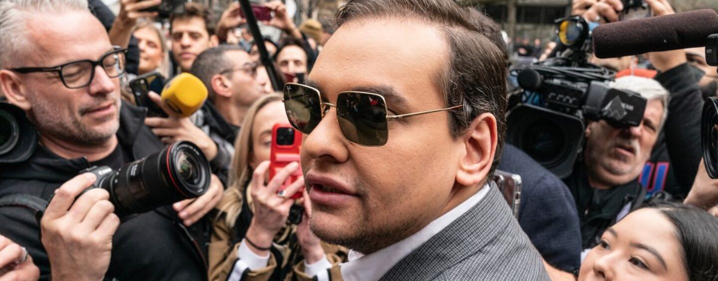 Comment le républicain en disgrâce George Santos gagne-t-il de l’argent depuis que ses escroqueries l’ont rattrapé ?