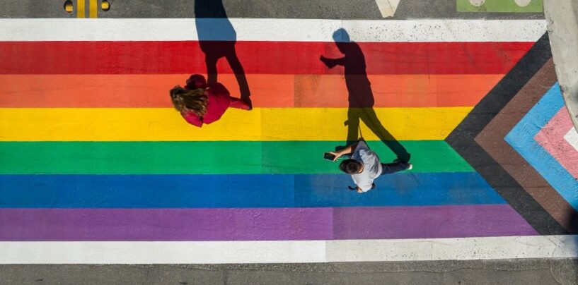 Combien de personnes LGBTQ+ vivent aux États-Unis ?