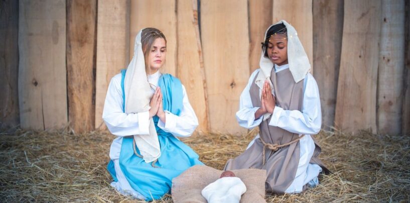 Les législateurs conservateurs perdent le dessus sur le fait que Jésus ait deux mamans dans la crèche de l’église
