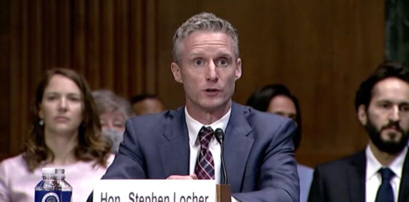 L’interdiction des livres LGBTQ+ dans l’Iowa et la loi « Ne dites pas gay » partiellement bloquées par un juge fédéral