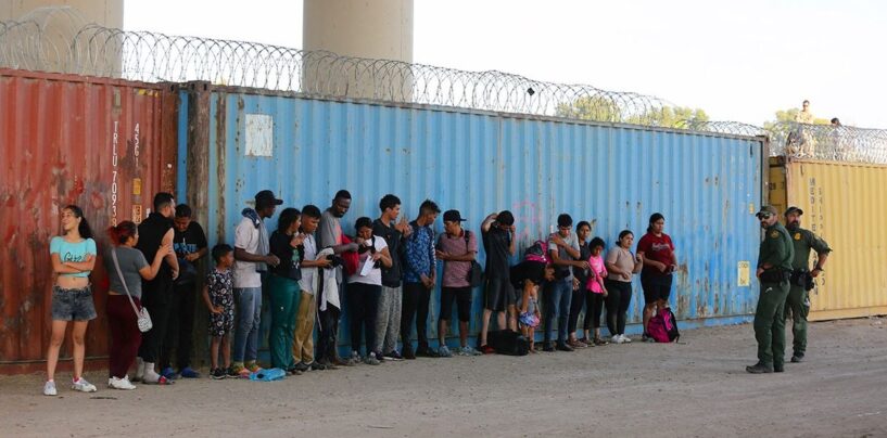 Des groupes de défense mettent en garde la Maison Blanche contre les risques pour les réfugiés LGBTQ+ dans le cadre d’une éventuelle refonte de la politique d’asile