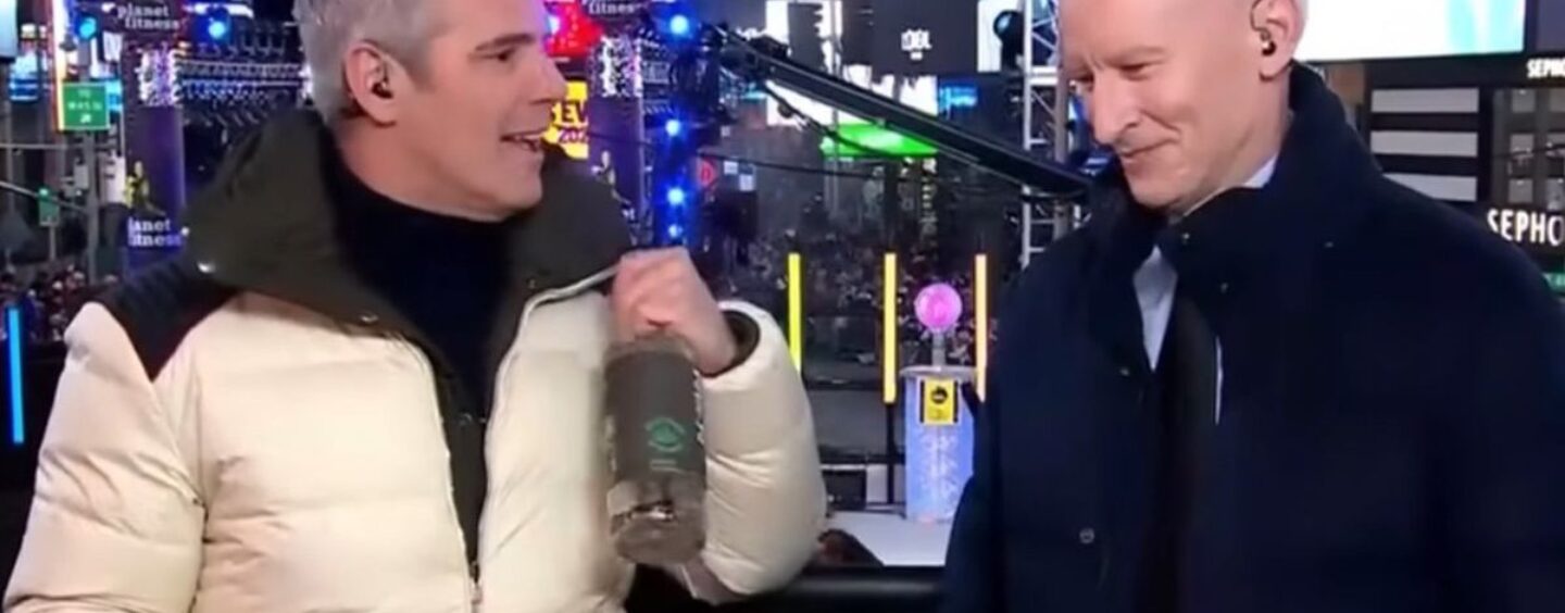 9 moments de l’émission NYE éméchée d’Andy Cohen et Anderson Cooper qui nous ont fait rire