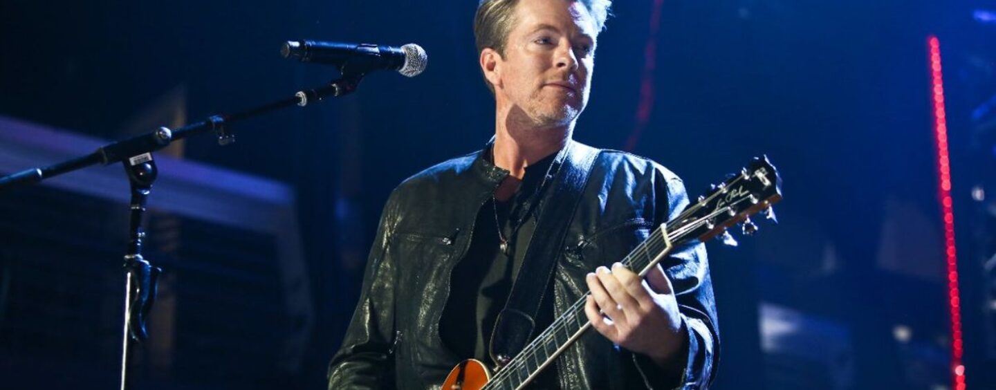 Joe Don Rooney de Rascal Flatts n’a rien contre la communauté, mais dit qu’il n’est pas trans