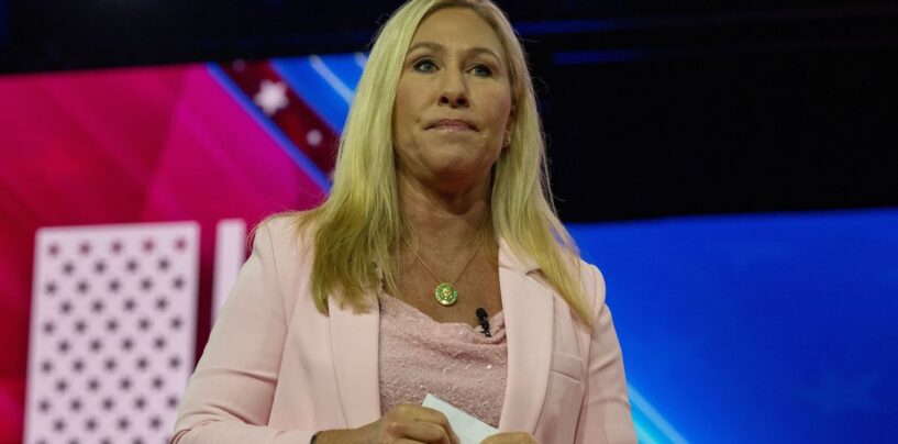 MAGA Queen MTG humiliée après que personne ne se soit présenté à la dédicace de son livre et nous ricanons