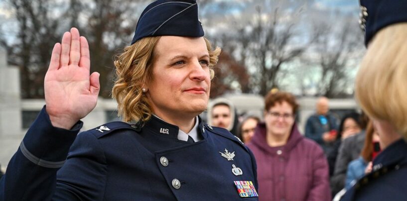 Rencontrez le scientifique transgenre des fusées de la Space Force qui n’est pas impressionné par les attaques des Libs de TikTok