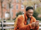 Lancement d’un hybride Grindr/Facebook pour les personnes vivant avec le VIH