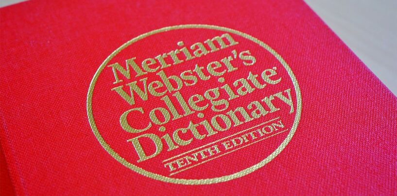 Les interdictions de livres en Floride concernent désormais les dictionnaires