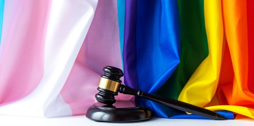 Les Républicains de Virginie-Occidentale veulent interdire aux personnes transgenres l’accès aux espaces publics, les qualifiant d’« obscènes »