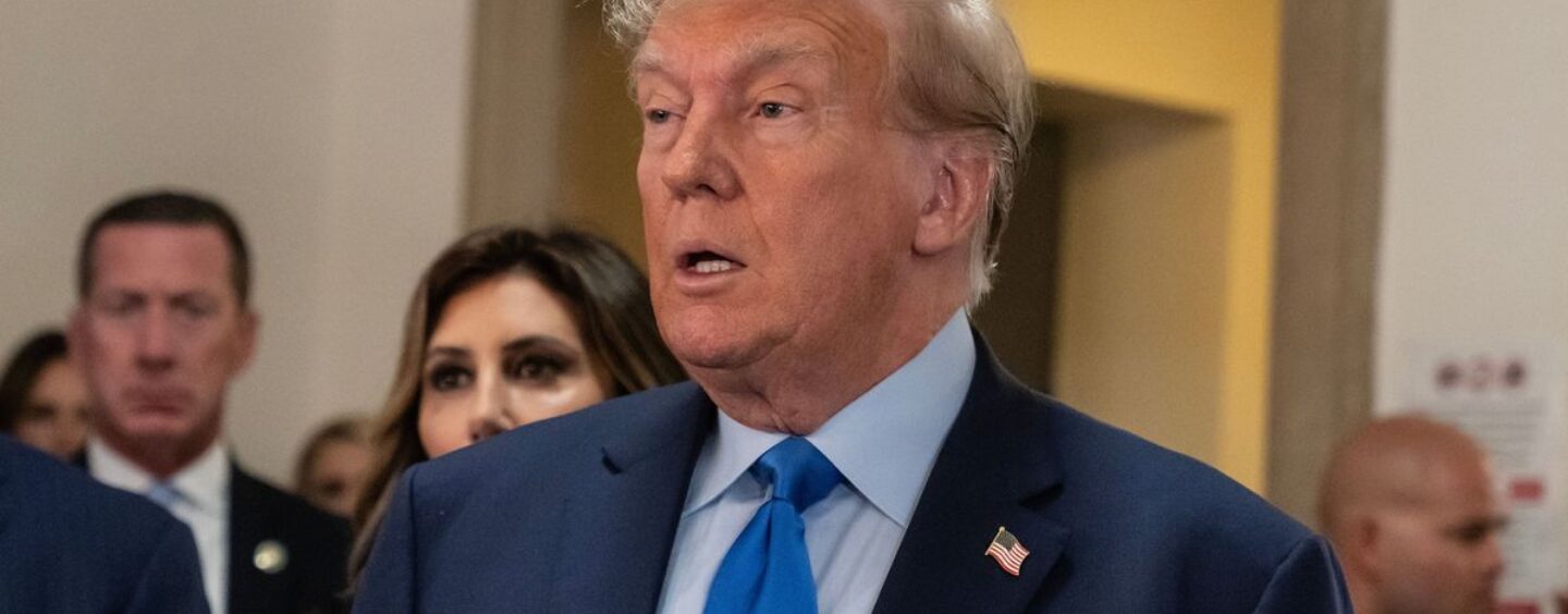 Trump perd trois avocats en un jour, Internet se moque de lui et on ricane