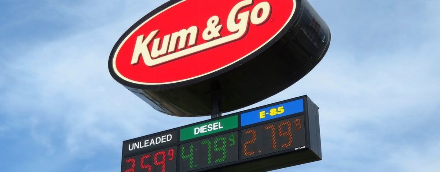 Les dépanneurs Kum & Go changent de marque et PERSONNE n’en est content