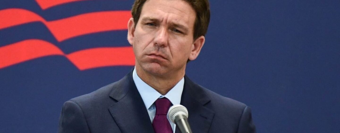 Ron DeSantis vient d’abandonner sa campagne présidentielle ratée et nous ADORONS le voir