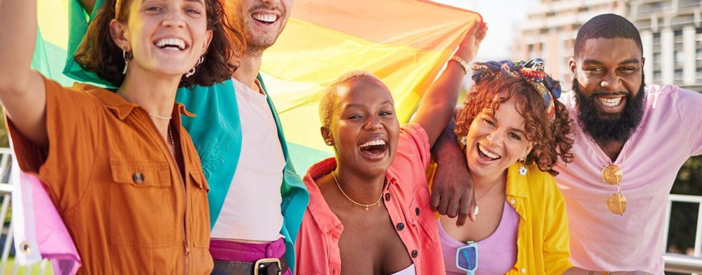 La génération Z est l’avenir et une étude montre qu’elle est plus susceptible d’être LGBTQ+ que républicaine