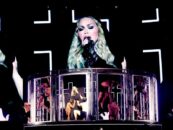 Madonna rend hommage à deux héros de la crise du sida lors d’un show à New York