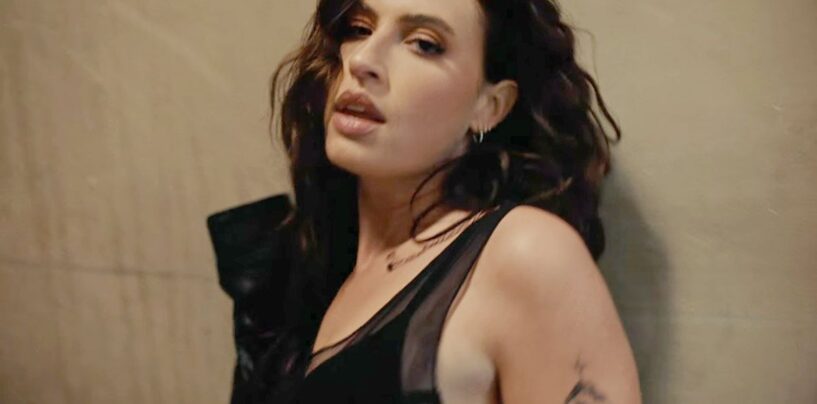 Regardez maintenant la nouvelle vidéo sensuelle et coquine de Fletcher, « Lead Me On ».