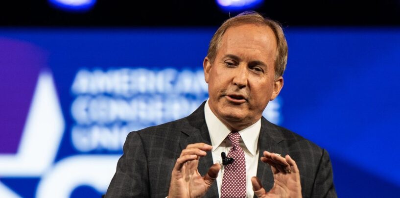 Texas AG Ken Paxton ne laissera pas les personnes trans tranquilles et demande à nouveau des données à l’extérieur de l’État