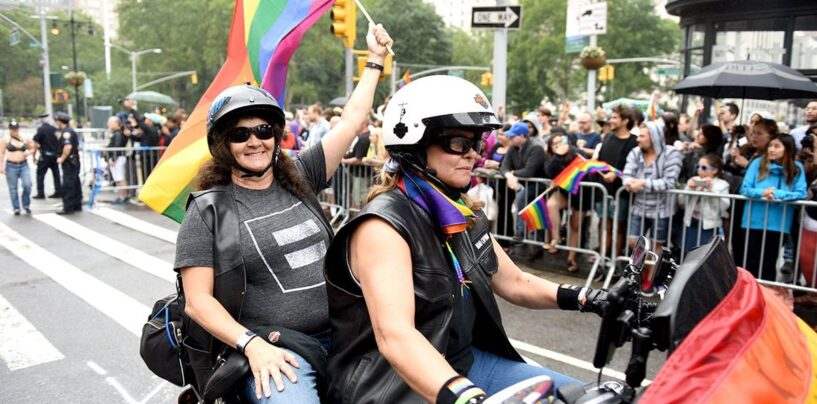 Deux Amériques pour les personnes queer : un rapport du HRC révèle de fortes différences dans les droits LGBTQ+ au niveau des États