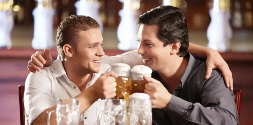 15 types de fesses que vous rencontrez généralement dans un bar gay