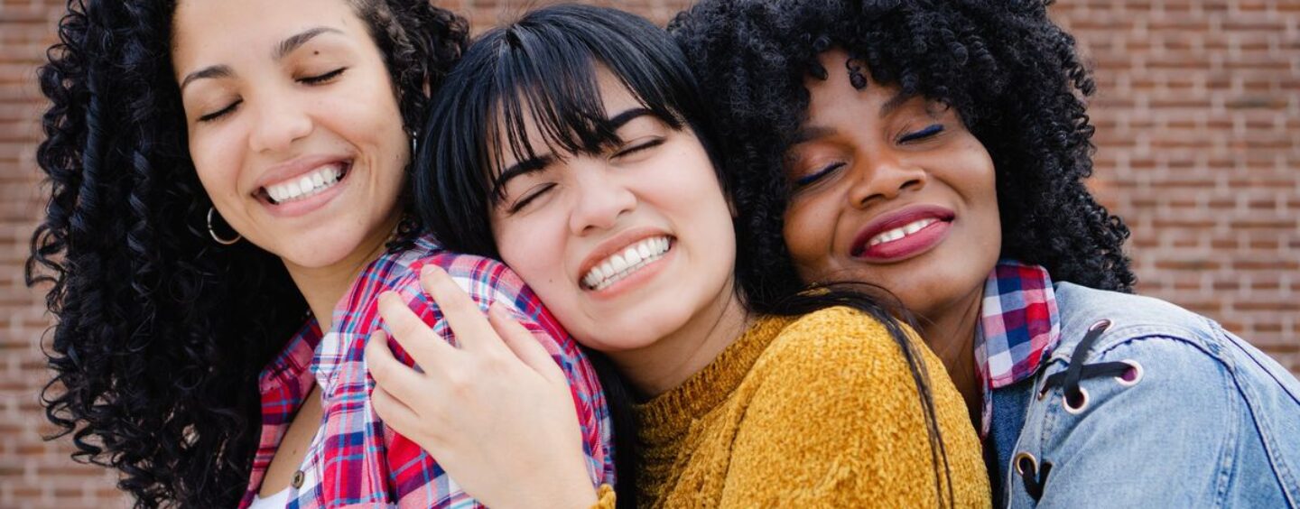 5 meilleures applications de rencontres pour les couples polygames à essayer pour la Saint-Valentin