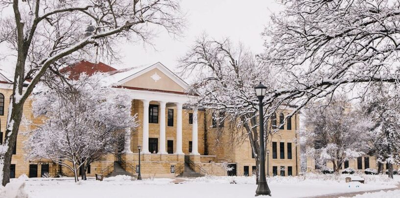 Les Libs de TikTok le perdent après que l’université du Kansas ait participé à l’événement « Glitter Ash Wednesday »
