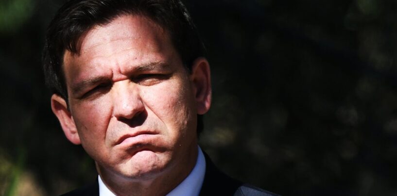 Un journaliste demande à Ron DeSantis pourquoi il peut affirmer sa taille avec des ascenseurs, mais s’oppose aux soins d’affirmation de genre