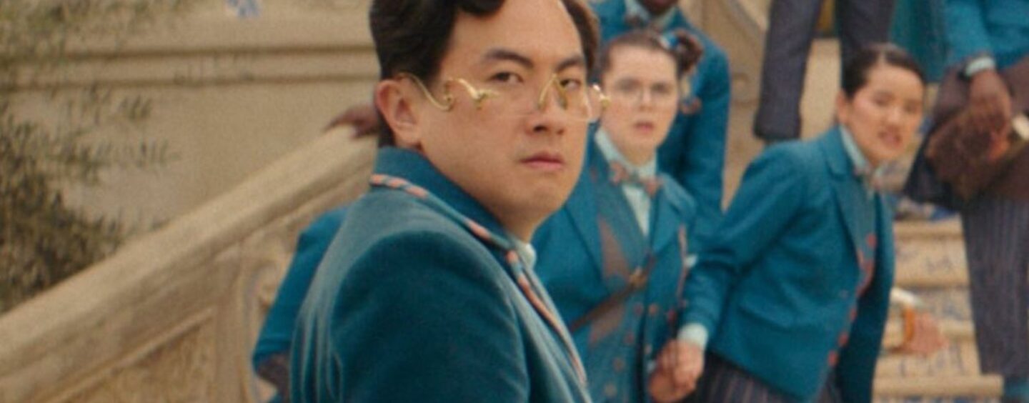 Bowen Yang partage de nouveaux détails sur son personnage louche et gay « Wicked »