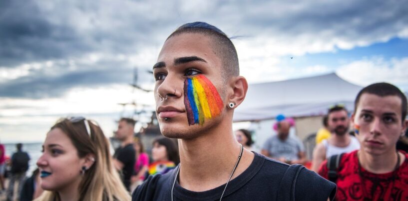 La Grèce légalise ENFIN le mariage homosexuel et les gays s’amusent