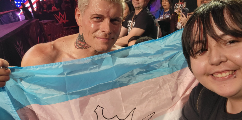 Le lutteur Cody Rhodes défend la communauté trans et a le cœur serré