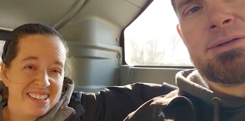 Une famille conservatrice déteste tellement les personnes LGBTQ+ qu’elle a déménagé en Russie et, choquant, cela ne s’est pas bien passé