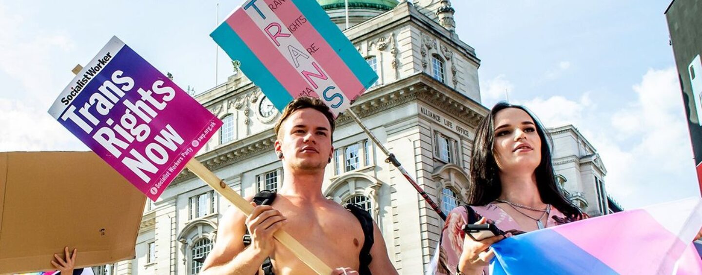 Les droits des transgenres sont attaqués non seulement aux États-Unis, mais partout dans le monde : étude