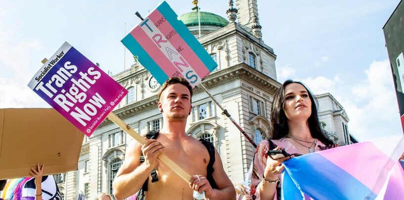 Les droits des transgenres sont attaqués non seulement aux États-Unis, mais partout dans le monde : étude