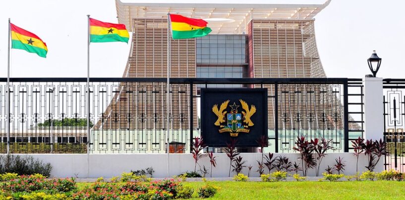 Le Parlement du Ghana adopte un projet de loi prévoyant des peines de prison de 3 ans pour les personnes s’identifiant comme LGBTQ+